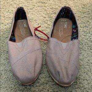 Size 5.5. Tan Toms brand shoes. NWOT